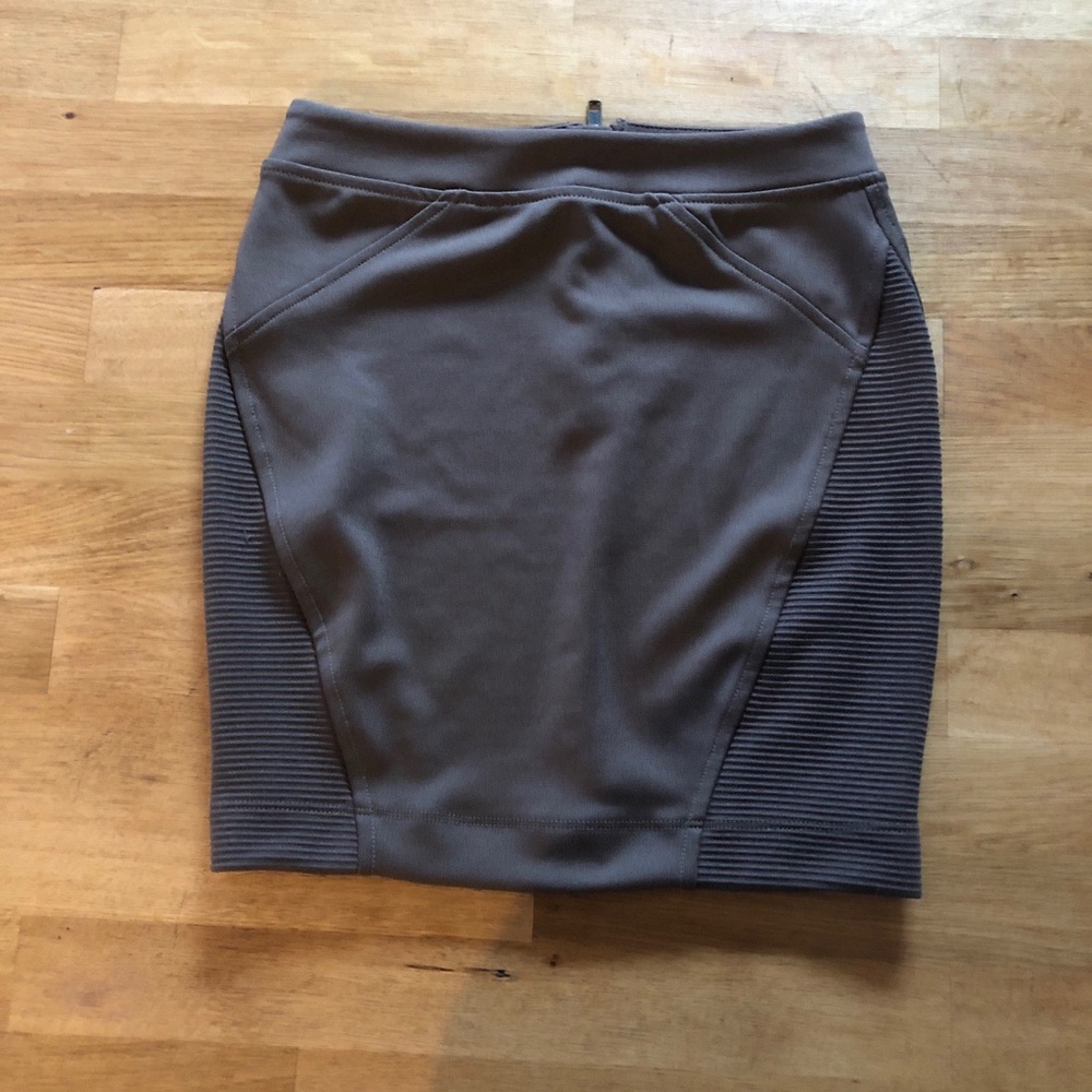 body on skirt with zip and flattering side pilling